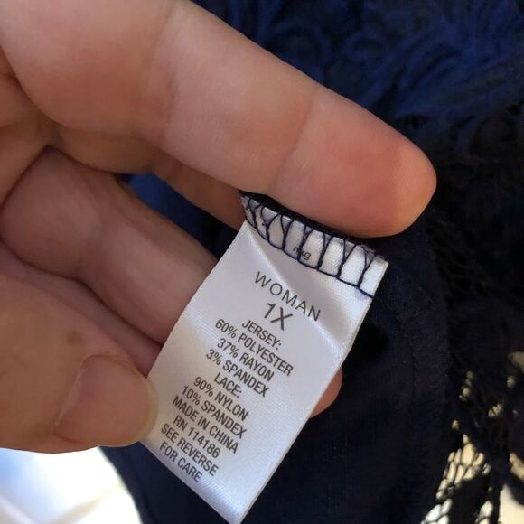 Roz & Ali Navy Lace 3/4 Sleeve Top - Picture 6 of 8